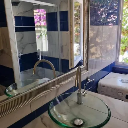 Paloma Bianca - Ensuite Bedroom, Lounge With Sofas, Balcony, Terrace & Jacuzzi - Near Apartment Vir