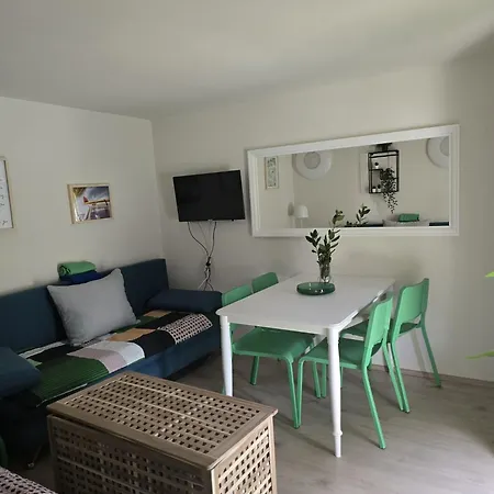 Paloma Bianca - Ensuite Bedroom, Lounge With Sofas, Balcony, Terrace & Jacuzzi - Near Apartment *